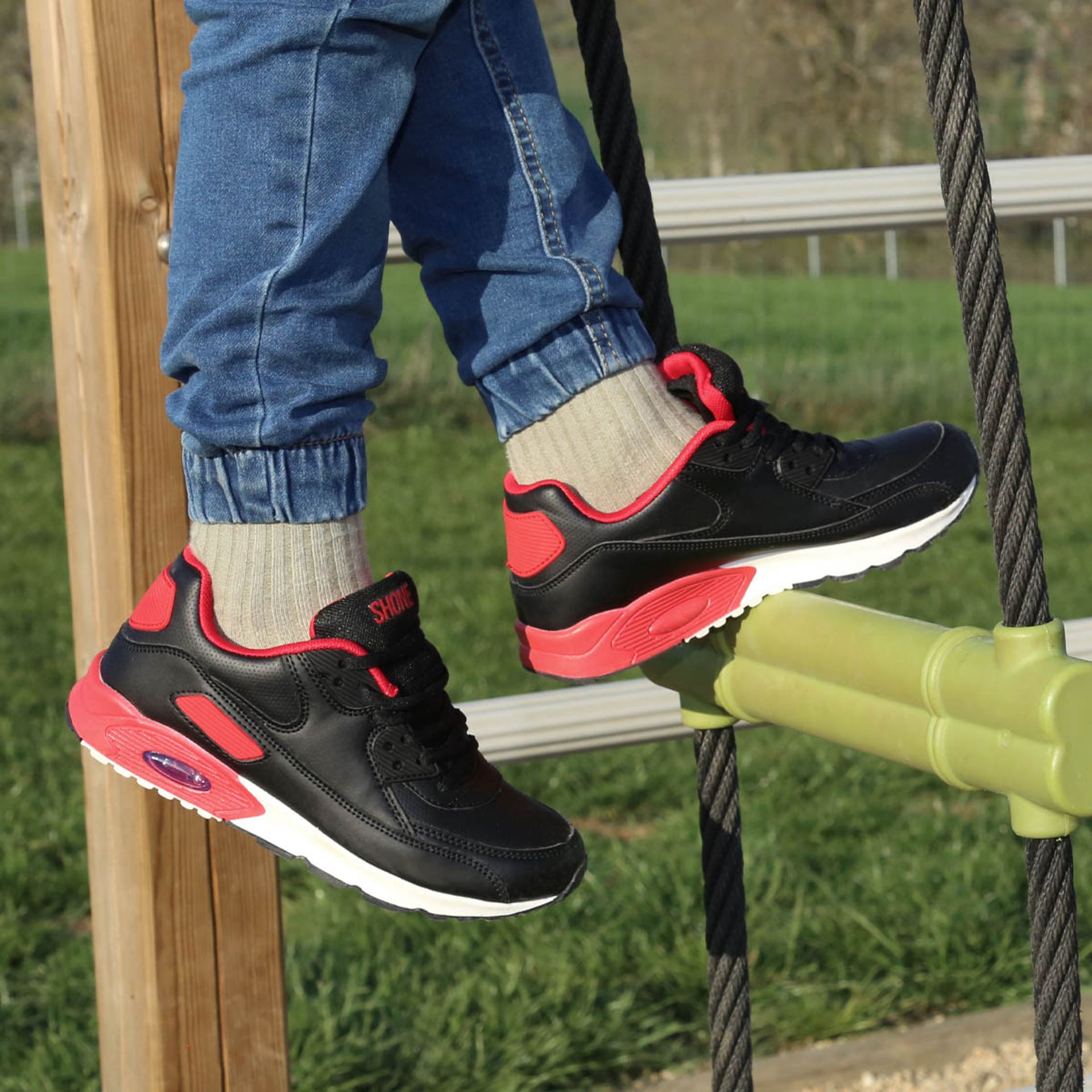 Shone 005-001_LACES-BLACK-RED – Bild 2